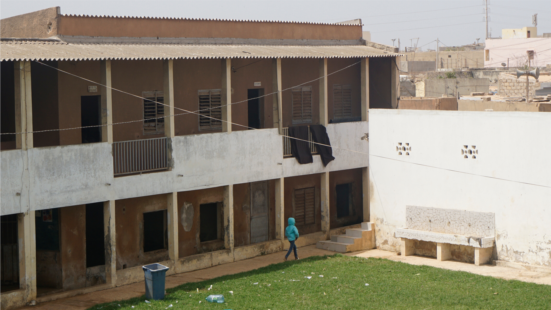 Microcrèdits Solidaris per l'Àfrica projecte Aula informàtica i biblioteca